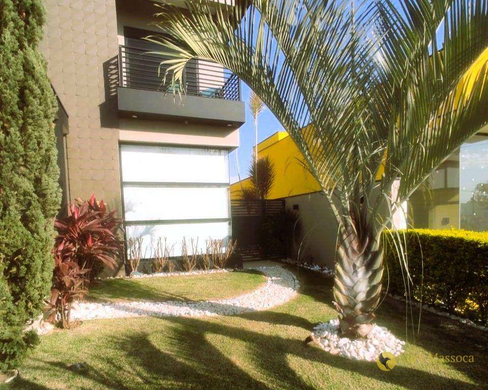 Casa à venda e aluguel com 4 quartos, 250m² - Foto 9