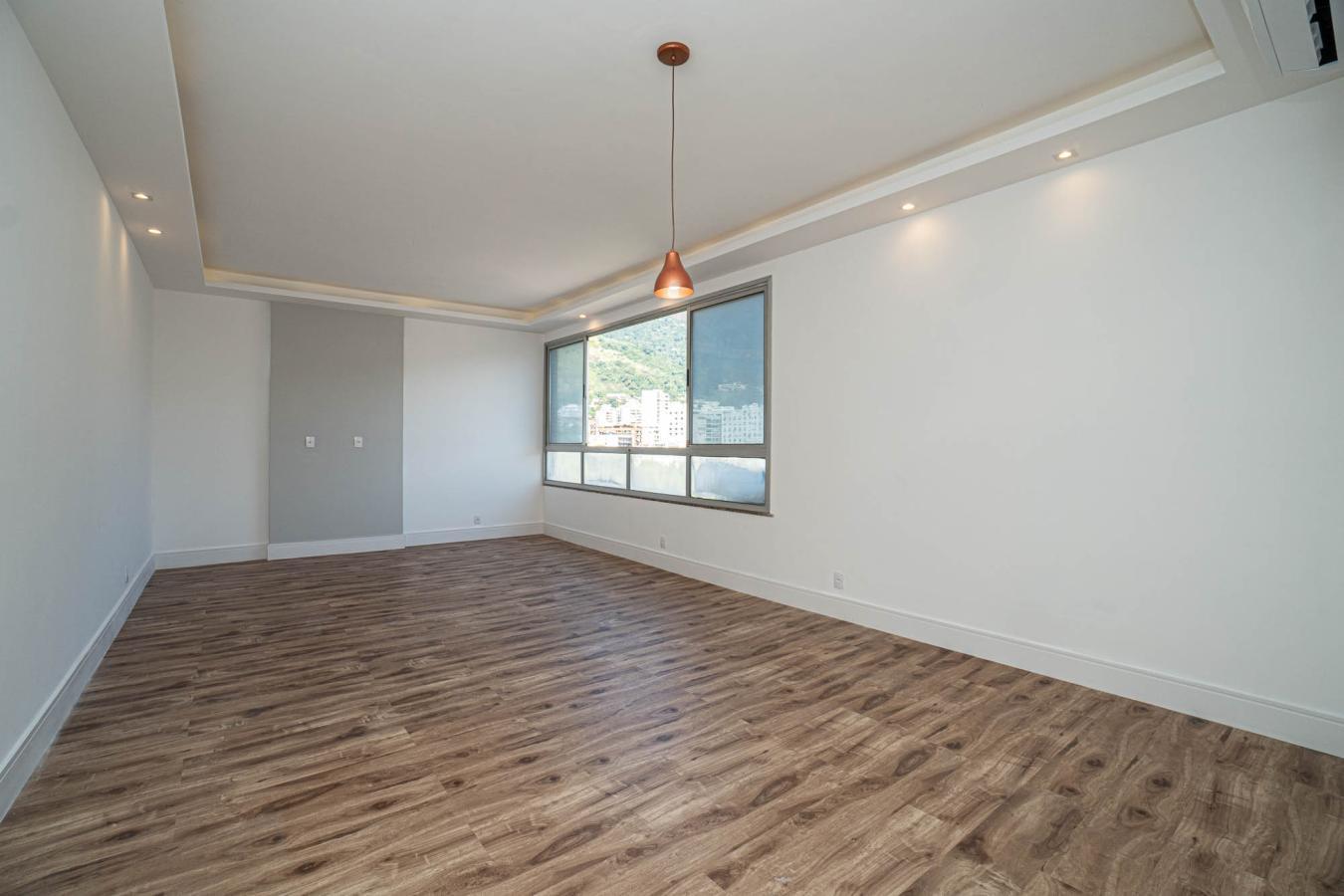 Apartamento à venda com 4 quartos, 130m² - Foto 2