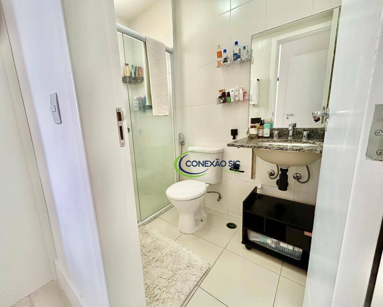 Apartamento para alugar com 2 quartos, 75m² - Foto 15