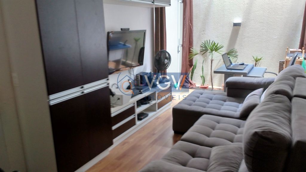 Apartamento à venda com 2 quartos, 74m² - Foto 1