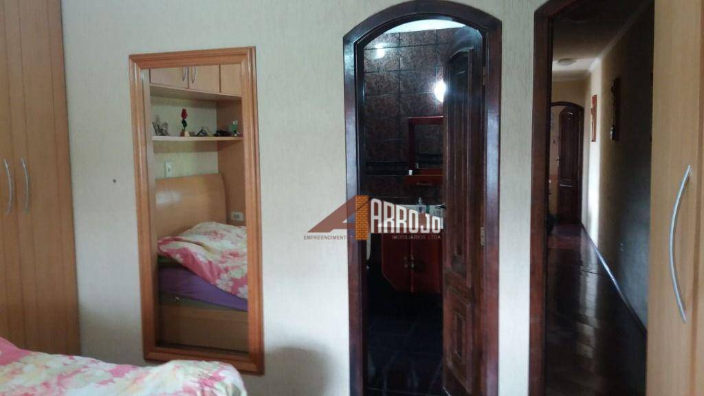 Sobrado à venda com 3 quartos, 211m² - Foto 13