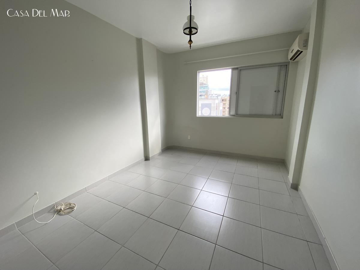 Apartamento à venda com 3 quartos, 117m² - Foto 29