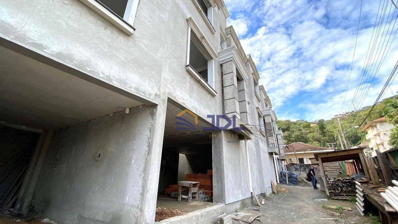 Casa à venda com 2 quartos, 136m² - Foto 1