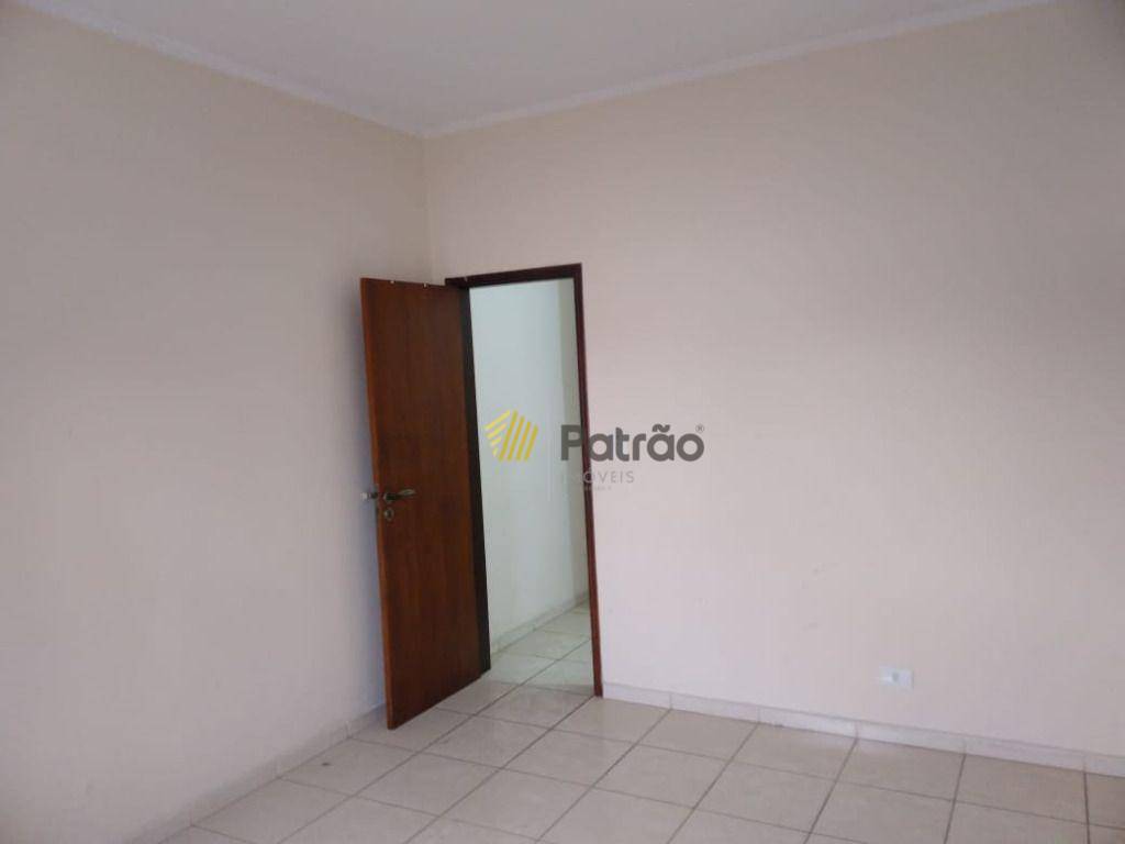 Sobrado à venda e aluguel com 3 quartos, 250m² - Foto 10