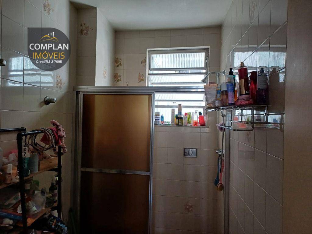 Apartamento à venda com 2 quartos, 64m² - Foto 11