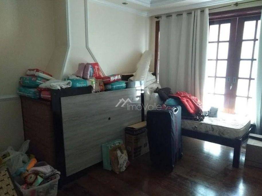 Casa de Condomínio para alugar com 4 quartos, 370m² - Foto 2