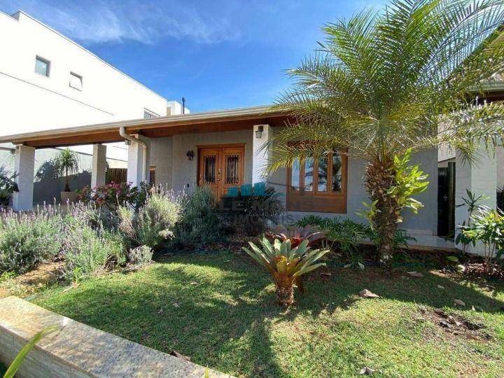 Casa de Condomínio à venda com 4 quartos, 340m² - Foto 2