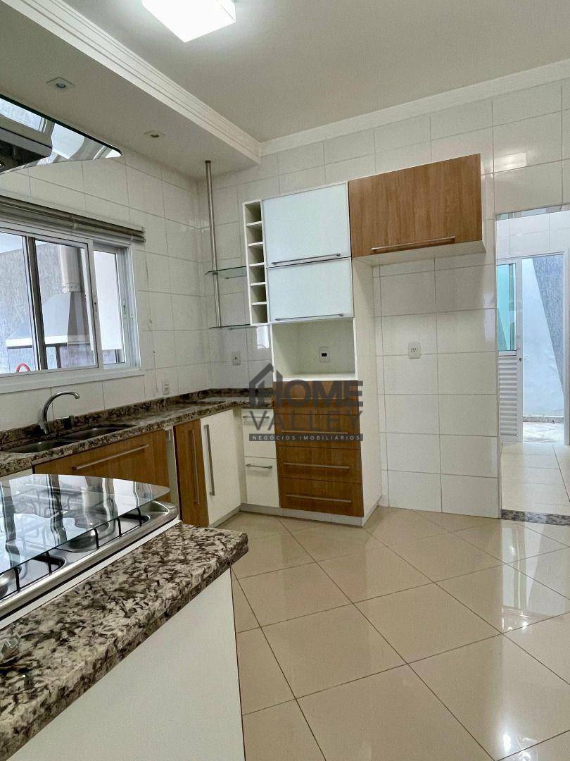 Casa de Condomínio para alugar com 3 quartos, 257m² - Foto 14