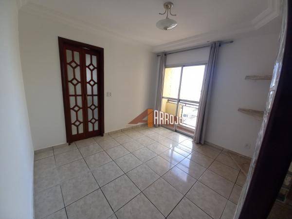 Apartamento à venda com 2 quartos, 50m² - Foto 3