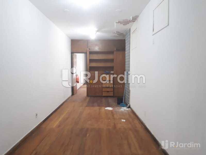 Casa para alugar com 4 quartos, 400m² - Foto 7