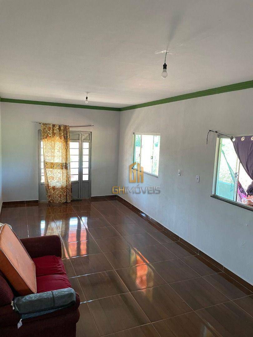 Chácara à venda com 3 quartos, 300m² - Foto 2