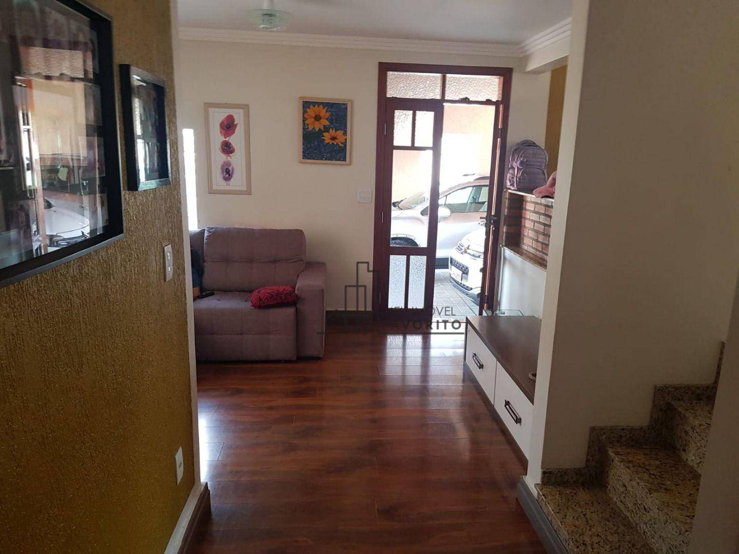 Casa à venda com 3 quartos, 229m² - Foto 1