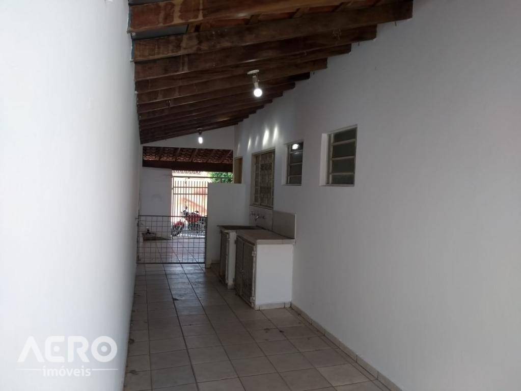 Casa à venda com 3 quartos, 124m² - Foto 12