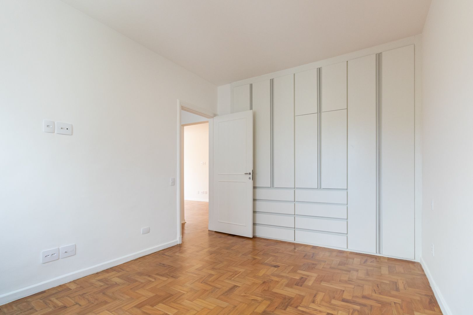 Apartamento à venda com 2 quartos, 86m² - Foto 32