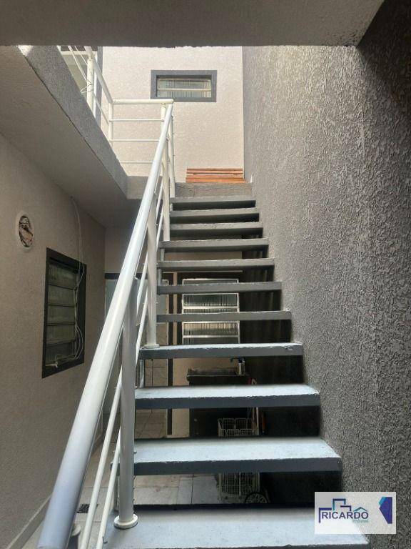 Sobrado à venda e aluguel com 4 quartos, 220m² - Foto 2