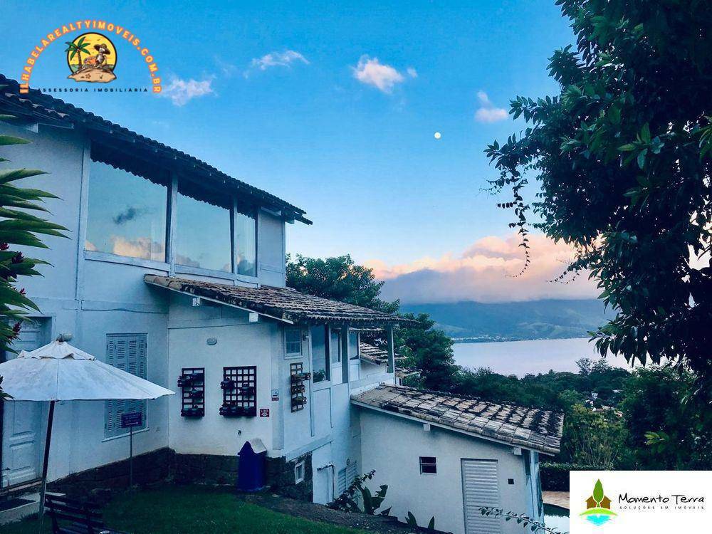 Casa à venda com 6 quartos, 320m² - Foto 1