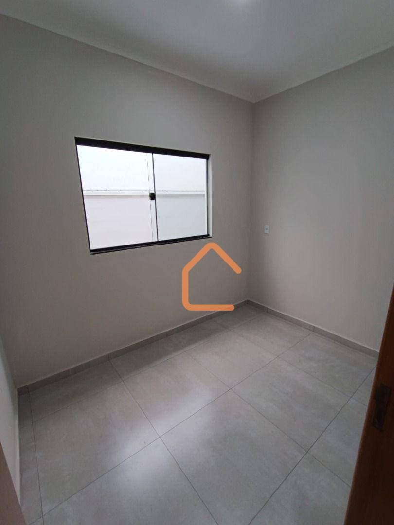 Casa à venda com 2 quartos, 64m² - Foto 4