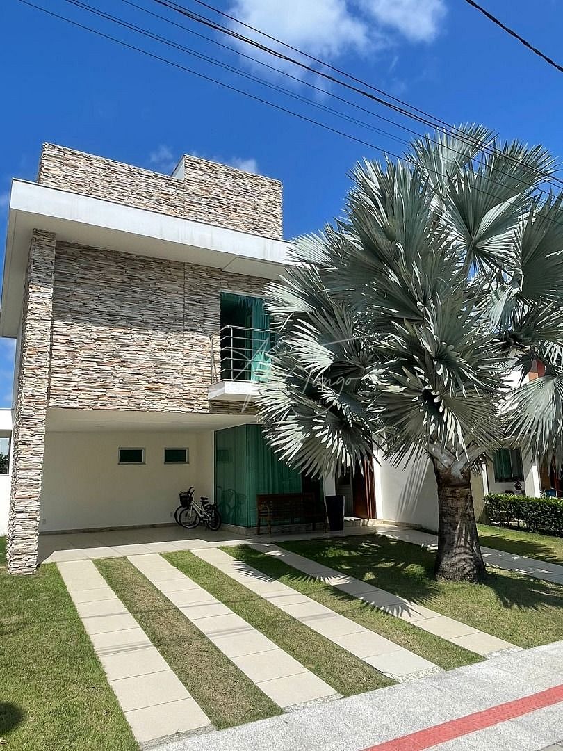 Casa de Condomínio à venda com 4 quartos, 300m² - Foto 1