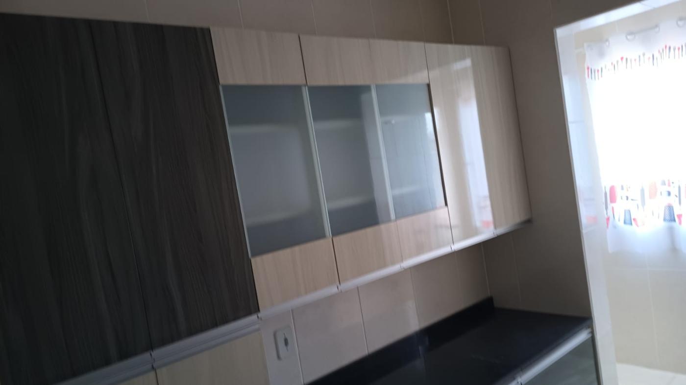 Apartamento à venda com 3 quartos, 81m² - Foto 2