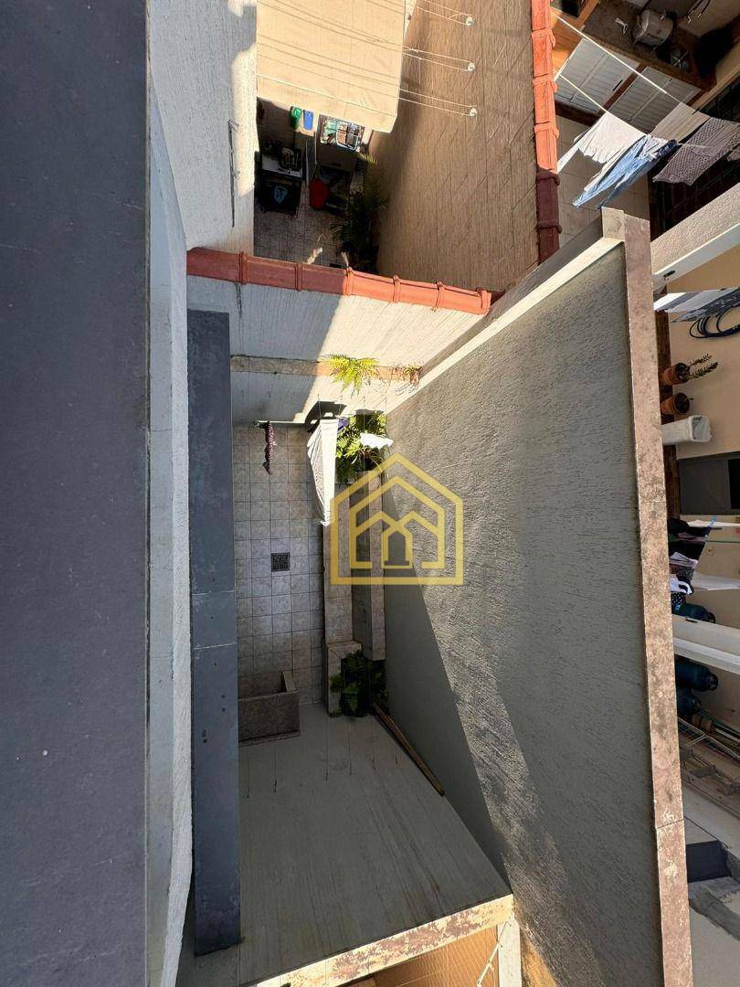 Sobrado à venda com 3 quartos, 242m² - Foto 26