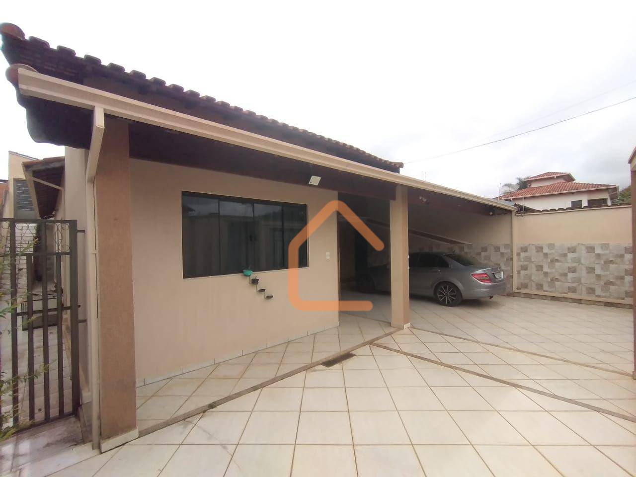 Casa, 3 quartos, 213 m² - Foto 1