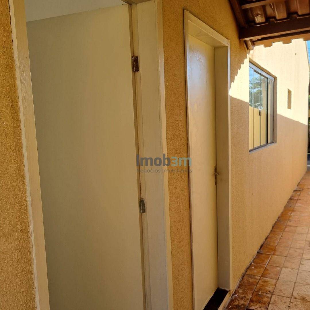 Casa à venda com 2 quartos, 70m² - Foto 17