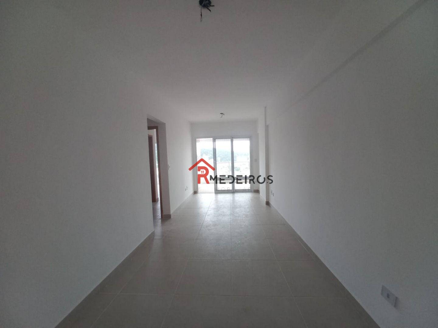 Apartamento à venda com 2 quartos, 68m² - Foto 2