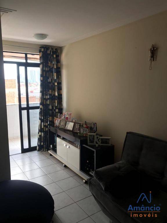 Apartamento à venda com 2 quartos, 64m² - Foto 6