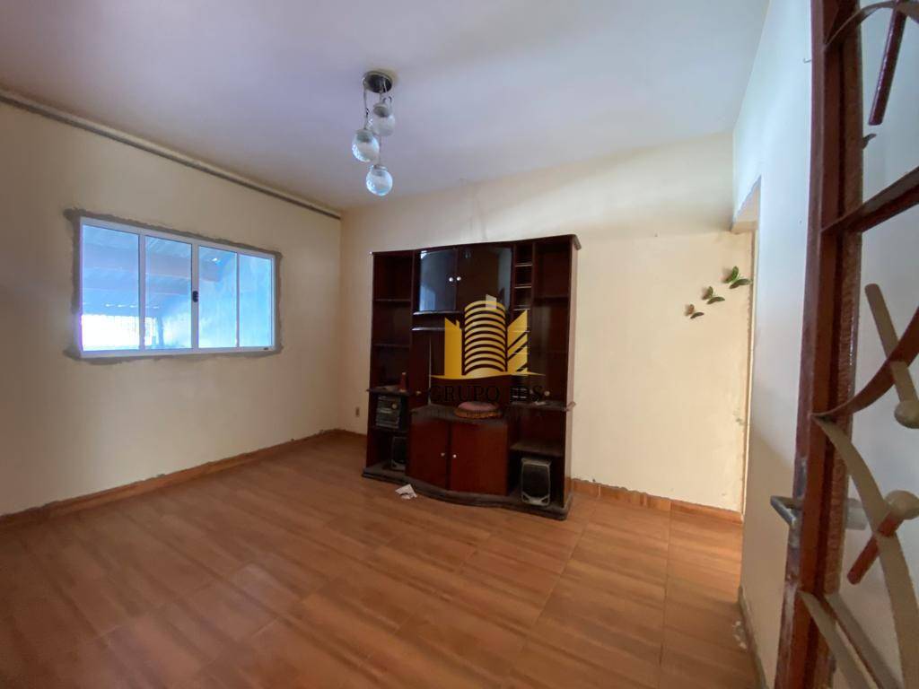 Casa à venda com 2 quartos, 114m² - Foto 4