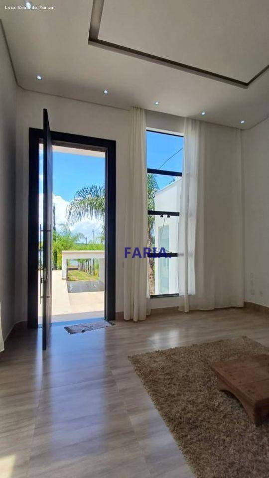 Casa à venda com 2 quartos, 180m² - Foto 4