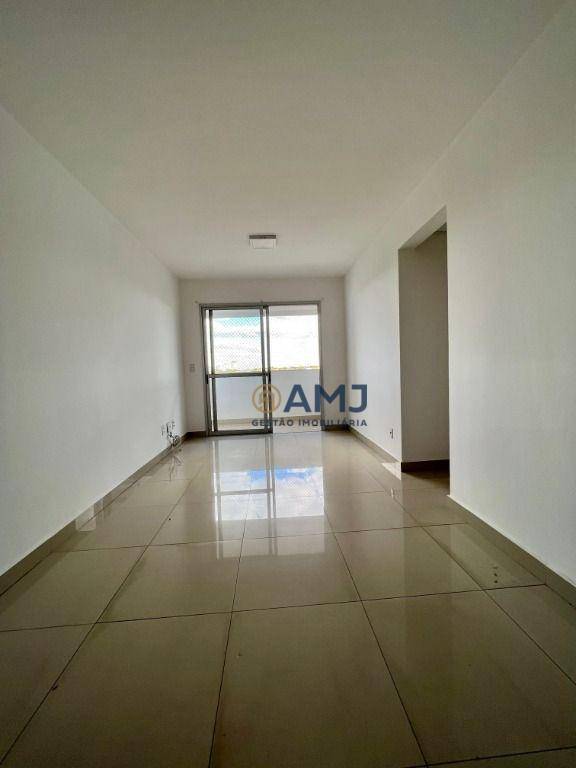 Apartamento para alugar com 3 quartos, 71m² - Foto 4
