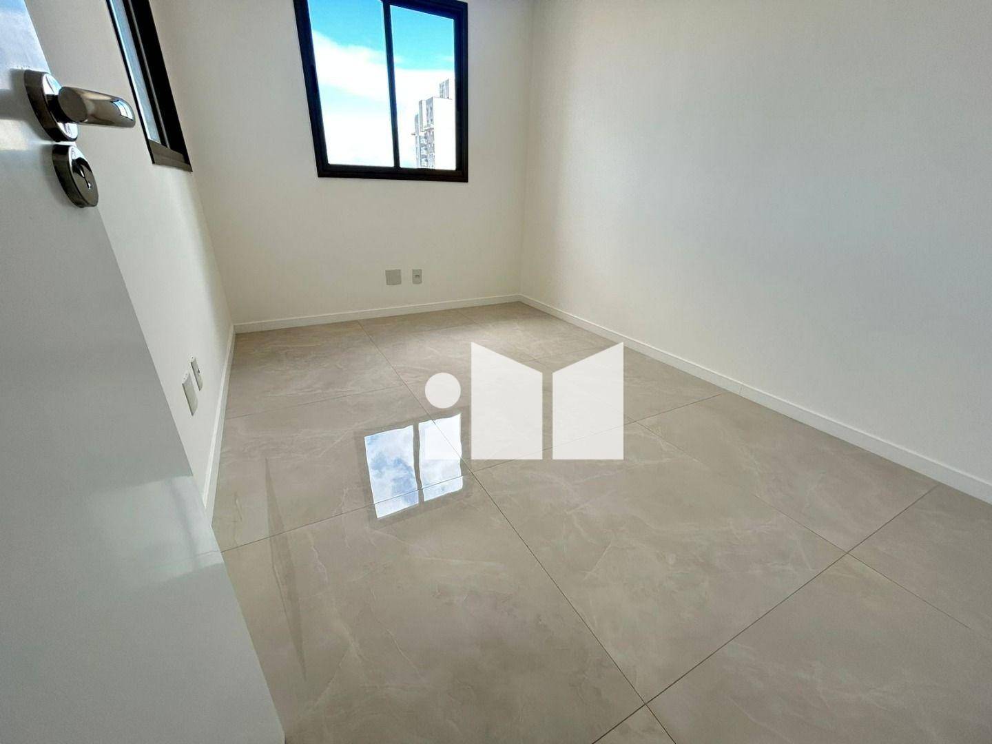 Apartamento à venda com 2 quartos, 85m² - Foto 12