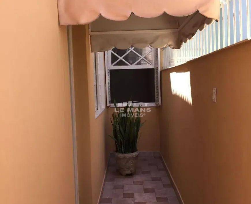 Casa para alugar com 2 quartos, 75m² - Foto 1