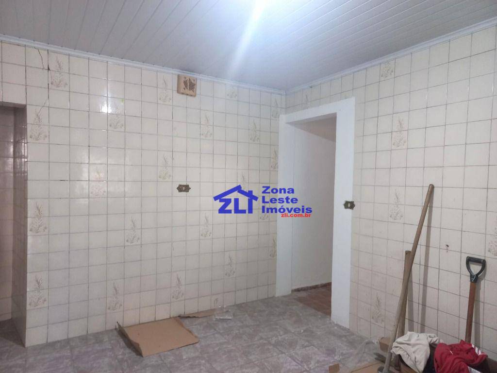 Casa para alugar com 2 quartos, 65m² - Foto 5