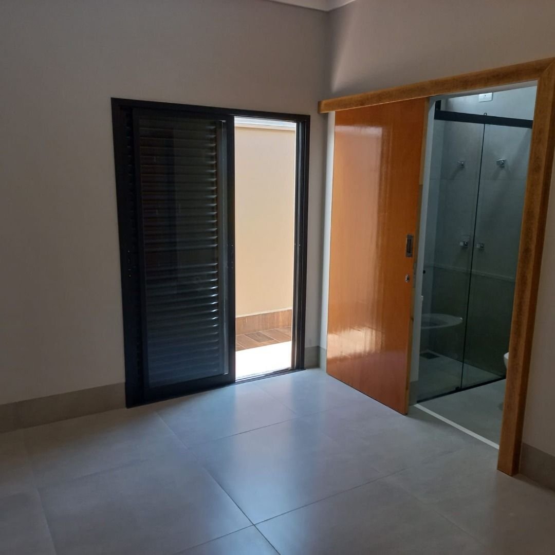 Casa à venda com 3 quartos, 200m² - Foto 3