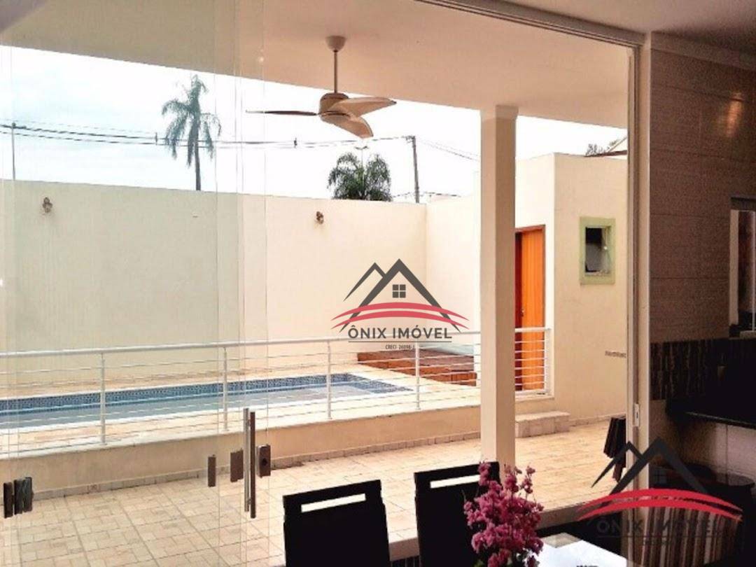 Casa de Condomínio à venda com 4 quartos, 210m² - Foto 2