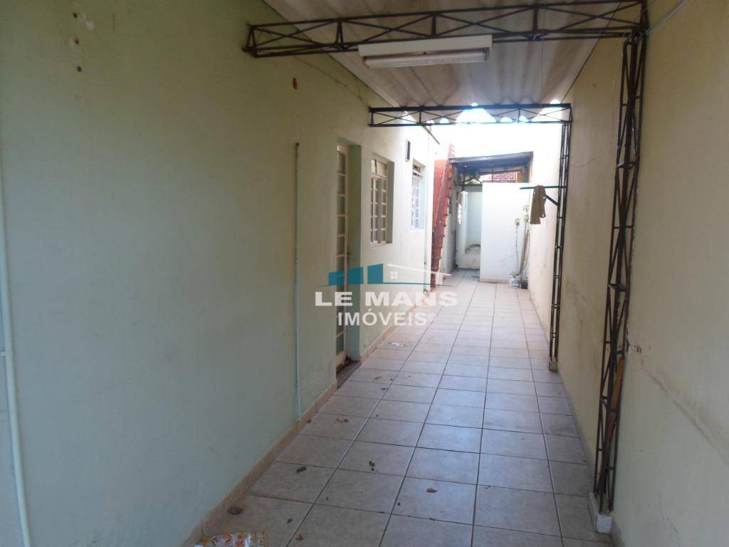 Casa à venda com 2 quartos, 70m² - Foto 2