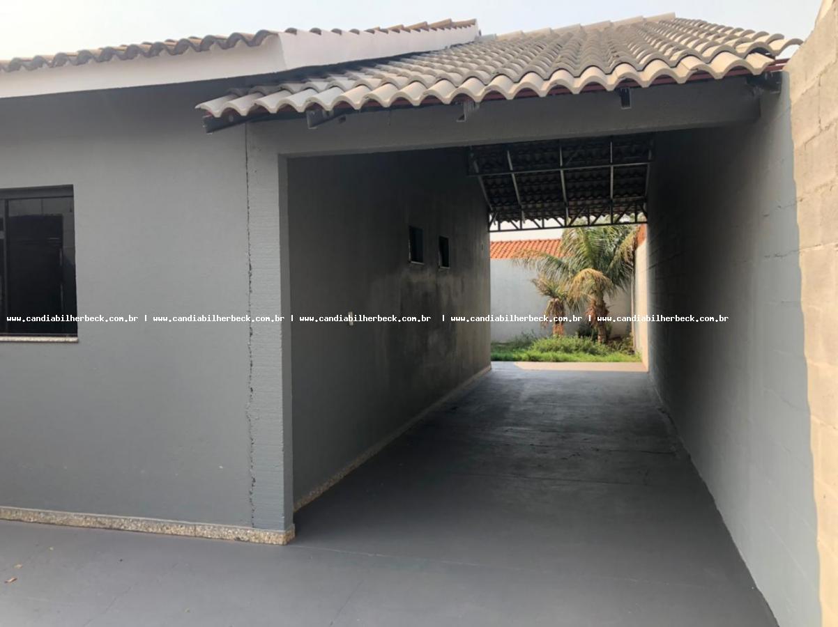 Casa à venda com 2 quartos, 200m² - Foto 2