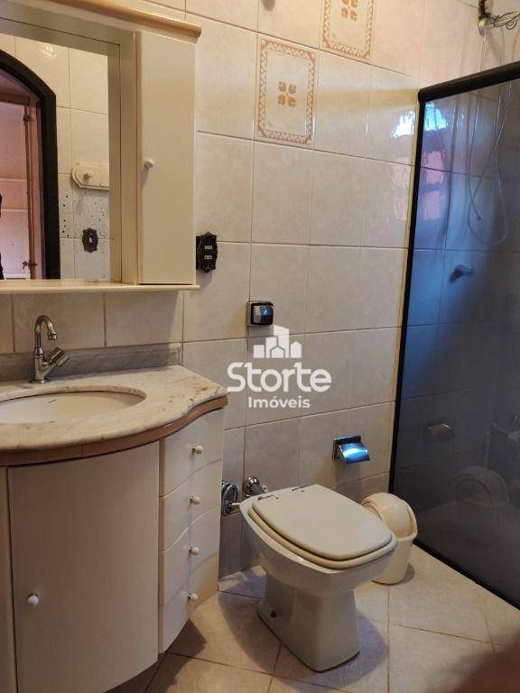 Casa à venda com 3 quartos, 241m² - Foto 11