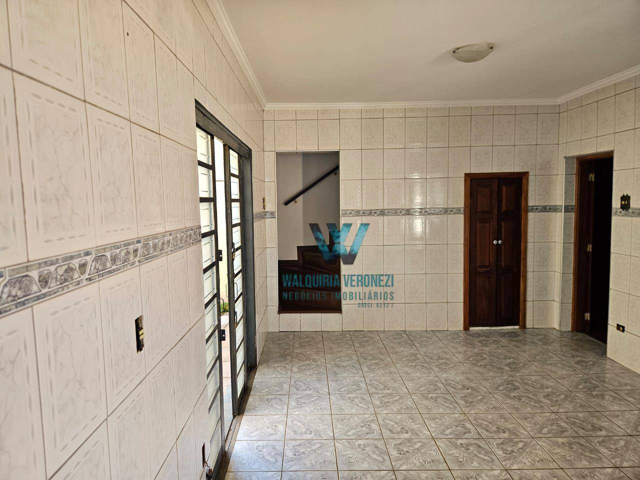 Casa de Condomínio para alugar com 4 quartos, 244m² - Foto 4