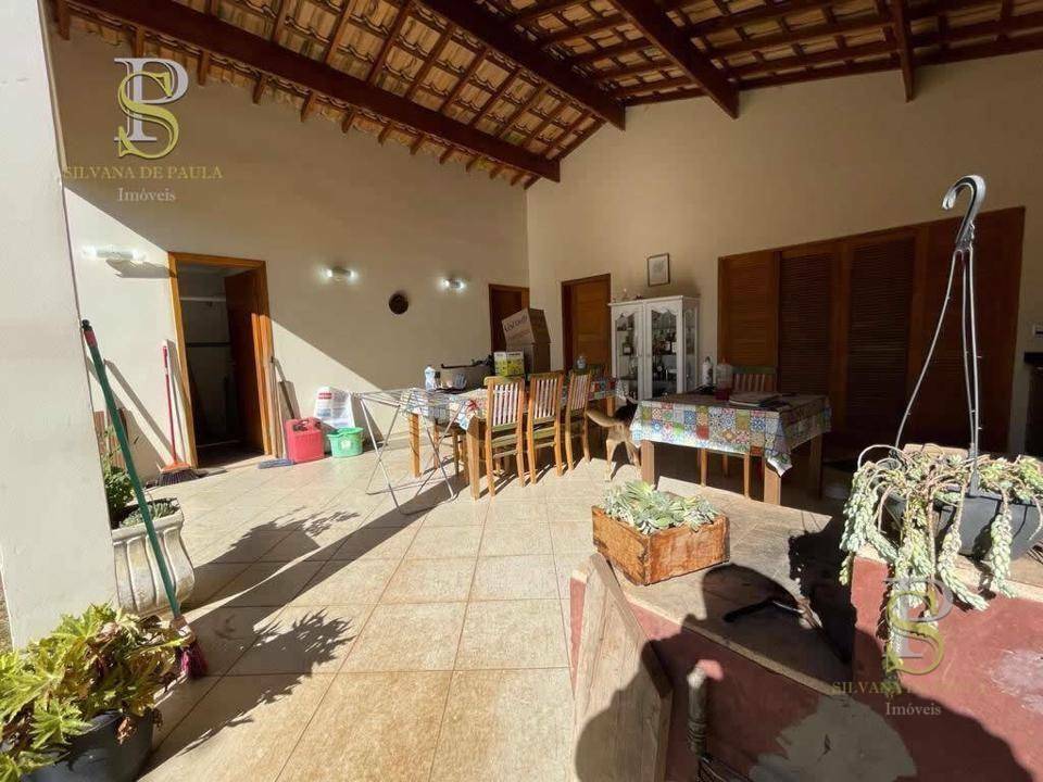 Casa à venda com 3 quartos, 250m² - Foto 15