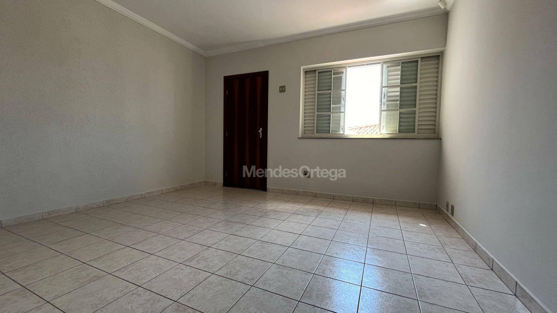 Casa para alugar com 3 quartos, 333m² - Foto 19