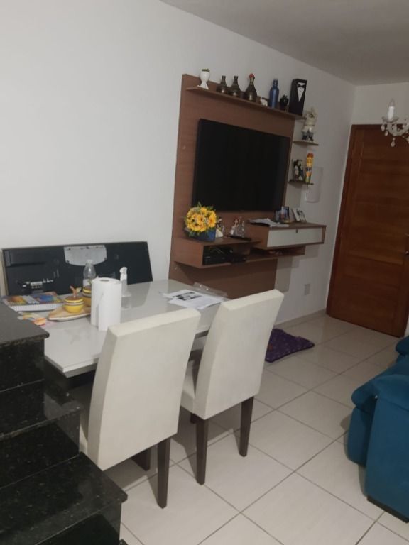 Sobrado à venda com 2 quartos, 61m² - Foto 4