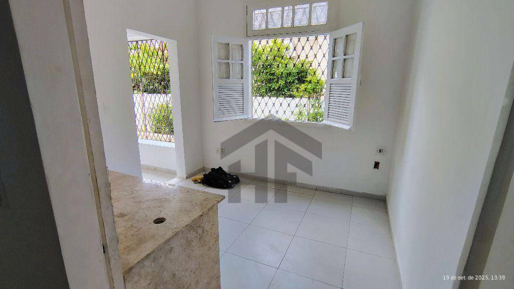 Casa à venda e aluguel com 3 quartos, 230m² - Foto 10