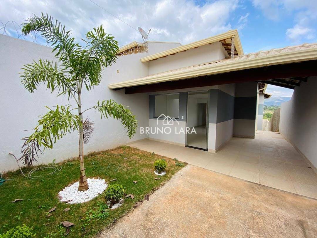 Casa à venda com 3 quartos, 70m² - Foto 2