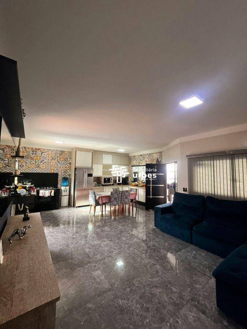 Casa, 3 quartos, 170 m² - Foto 2