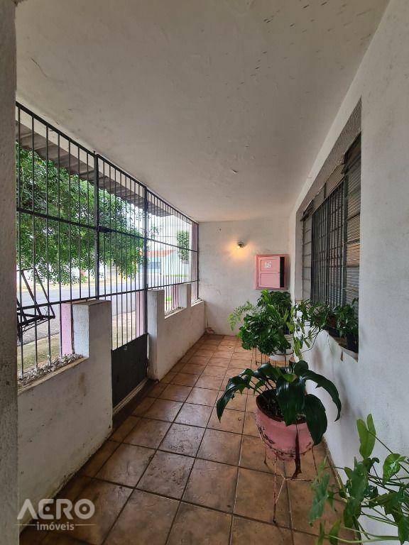Casa à venda com 3 quartos, 210m² - Foto 18