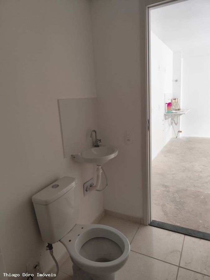 Apartamento à venda com 2 quartos, 41m² - Foto 9
