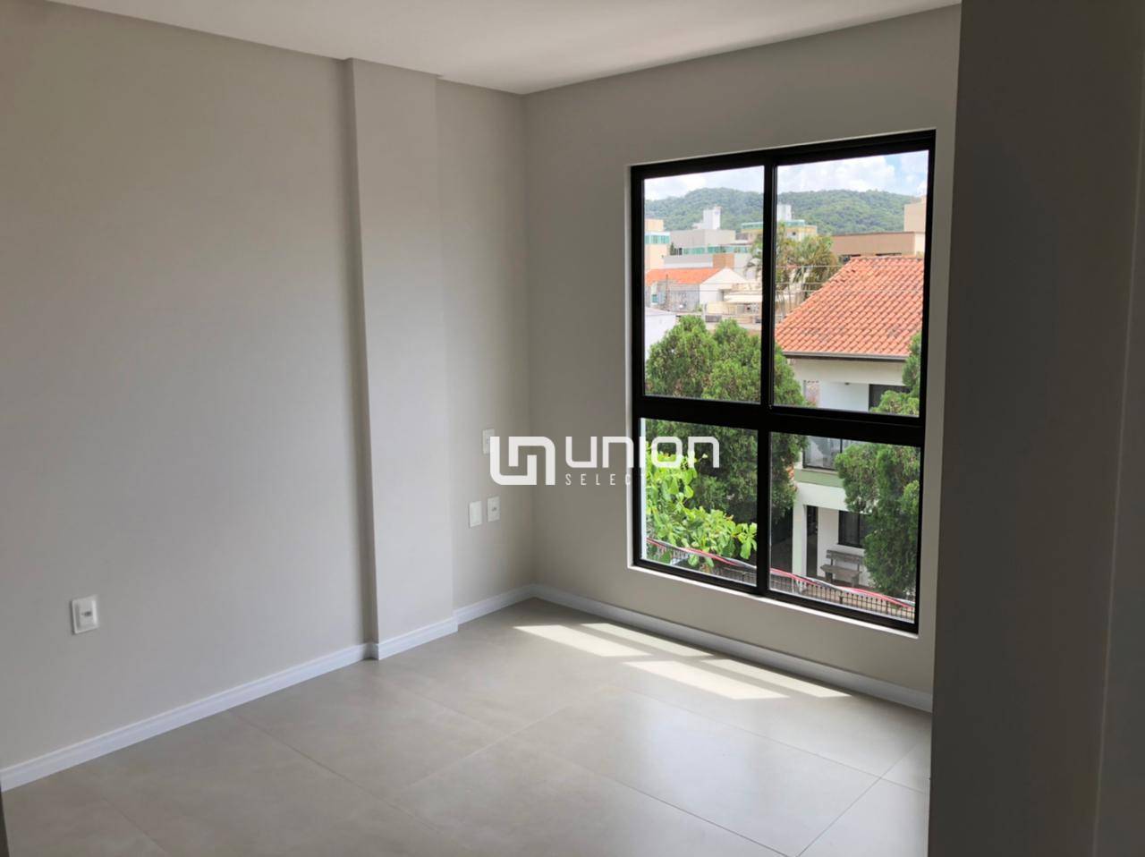 Apartamento à venda com 2 quartos, 84m² - Foto 6