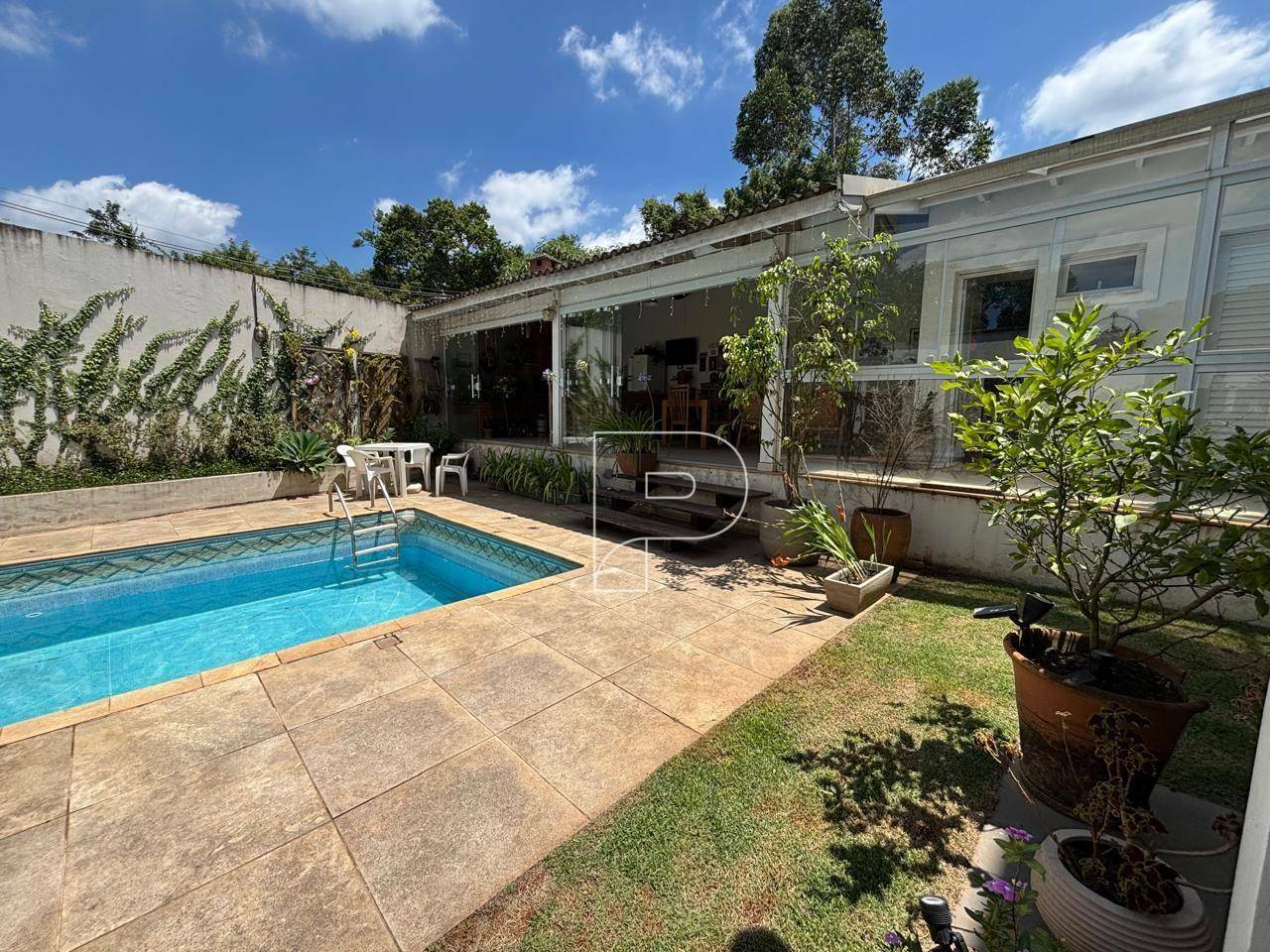 Casa de Condomínio à venda e aluguel com 3 quartos, 250m² - Foto 42